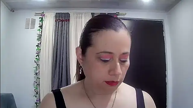 milagros latina75 online show from November 2025 05:44:01 PM