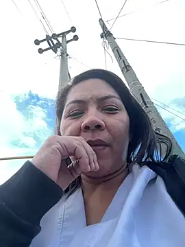 hiilarybrown online show from July 2026 10:12:01 PM