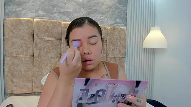 leilapons online show from November 2025 06:20:01 PM