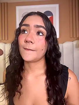 Snapshot of noa_moon chatting on February 2026 02:38:02 AM noa moon online show from February 2026 02:38:02 AM