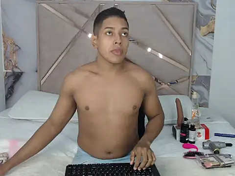 Boy-X- online show from September 2025 10:32:02 PM