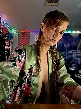 Snapshot of PeachyAriel chatting on April 2026 03:18:01 AM PeachyAriel online show from April 2026 03:18:01 AM