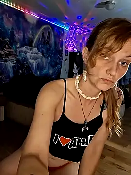 Snapshot of PeachyAriel chatting on May 2026 06:13:02 PM PeachyAriel online show from May 2026 06:13:02 PM