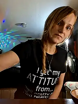 Snapshot of PeachyAriel chatting on May 2026 01:47:02 AM PeachyAriel online show from May 2026 01:47:02 AM