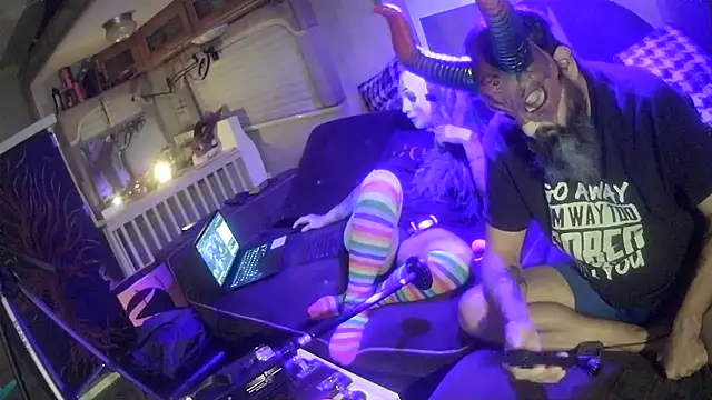 Snapshot of jamiezlilith chatting on October 2025 12:22:01 AM jamiezlilith online show from October 2025 12:22:01 AM