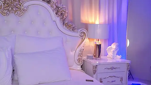 MeganStrain online show from December 2025 06:11:01 AM