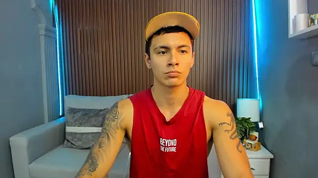 Leo santoro online show from September 2025 03:37:02 PM