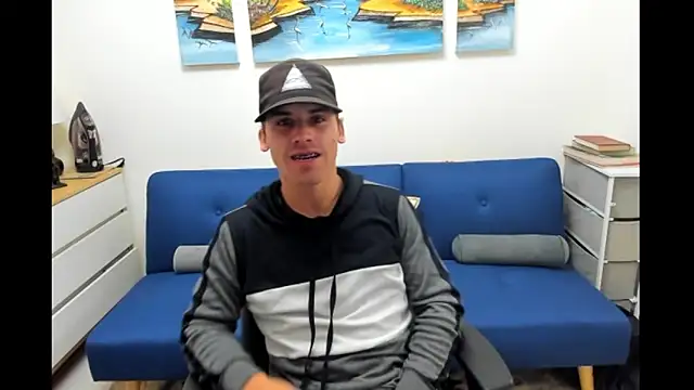 Snapshot of alex-golden chatting on September 2025 01:13:01 PM alex-golden online show from September 2025 01:13:01 PM