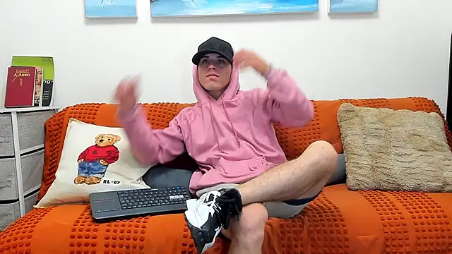 Snapshot of alex-golden chatting on September 2025 04:19:01 PM alex-golden online show from September 2025 04:19:01 PM