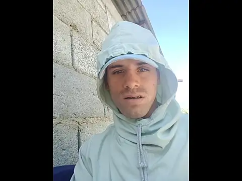 Snapshot of alex-golden chatting on December 2025 02:11:01 PM alex-golden online show from December 2025 02:11:01 PM