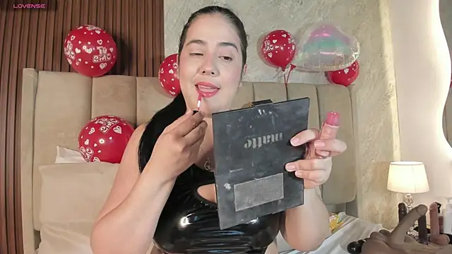  Cris Spicy  online show from April 2026 07:00:01 PM