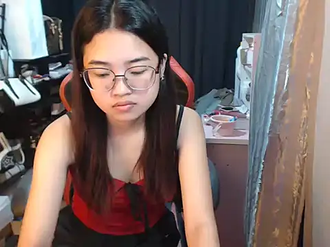 Snapshot of urhoneybunny25 chatting on October 2025 12:44:01 AM urhoneybunny25 online show from October 2025 12:44:01 AM