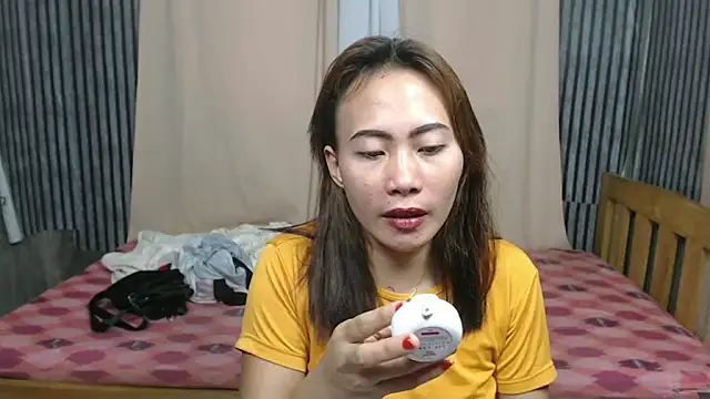 Snapshot of joanpetite chatting on October 2025 02:11:02 AM joanpetite online show from October 2025 02:11:02 AM
