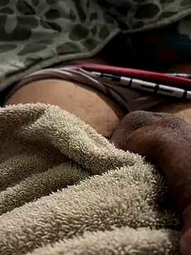 Snapshot of youyou933 chatting on October 2025 04:32:02 AM youyou933 online show from October 2025 04:32:02 AM