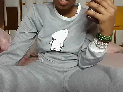 Snapshot of Nodia32 chatting on September 2025 11:24:02 AM Nodia32 online show from September 2025 11:24:02 AM