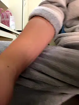 Snapshot of sonwmelt1 chatting on November 2025 02:22:01 AM sonwmelt1 online show from November 2025 02:22:01 AM