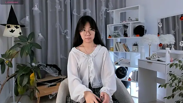 UdelaDodson online show from November 2025 01:19:01 AM