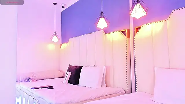 Snapshot of ReinaMiah chatting on November 2025 04:18:02 AM ReinaMiah online show from November 2025 04:18:02 AM