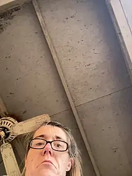 Snapshot of bb_empress chatting on November 2025 07:45:01 PM bb empress online show from November 2025 07:45:01 PM