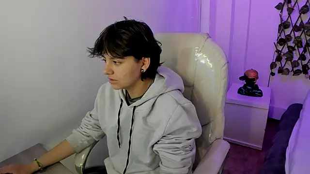 Nathaly ds online show from February 2026 12:15:02 PM