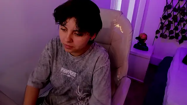 Nathaly ds online show from February 2026 07:18:01 PM