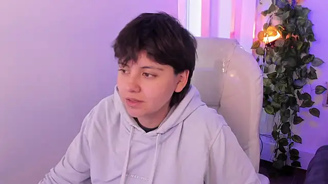 Nathaly ds online show from April 2026 05:49:01 PM