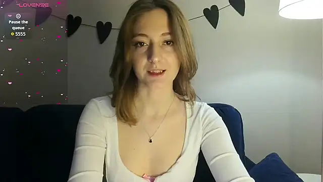 white liillyy online show from February 2026 09:22:02 PM