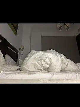 Snapshot of thejaderavixen chatting on November 2025 01:04:02 AM thejaderavixen online show from November 2025 01:04:02 AM