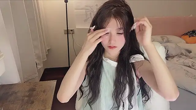 Snapshot of FuFu-puff chatting on November 2025 12:11:01 PM FuFu-puff online show from November 2025 12:11:01 PM