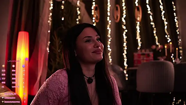 MaryHols online show from December 2025 05:40:02 PM