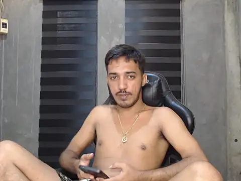 Snapshot of RowyCam chatting on September 2025 09:31:02 AM RowyCam online show from September 2025 09:31:02 AM