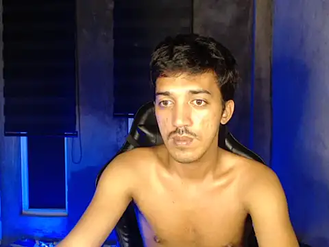 Snapshot of RowyCam chatting on November 2025 01:33:02 PM RowyCam online show from November 2025 01:33:02 PM