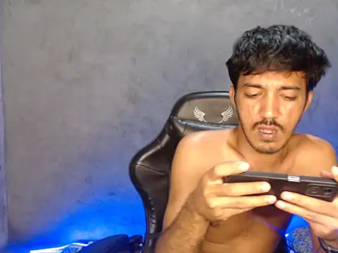 Snapshot of RowyCam chatting on November 2025 04:07:02 PM RowyCam online show from November 2025 04:07:02 PM