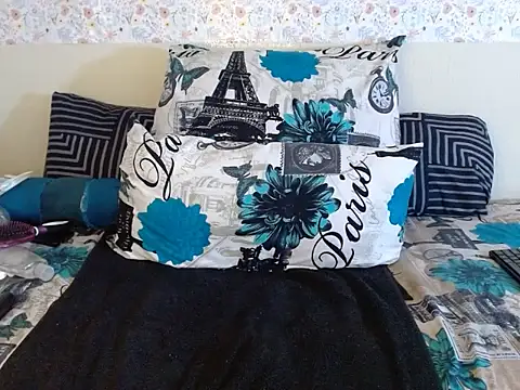 Snapshot of AfricanDoll15 chatting on October 2025 08:28:02 PM AfricanDoll15 online show from October 2025 08:28:02 PM