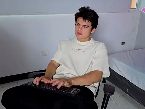 invincible200 online show from October 2025 02:05:02 PM