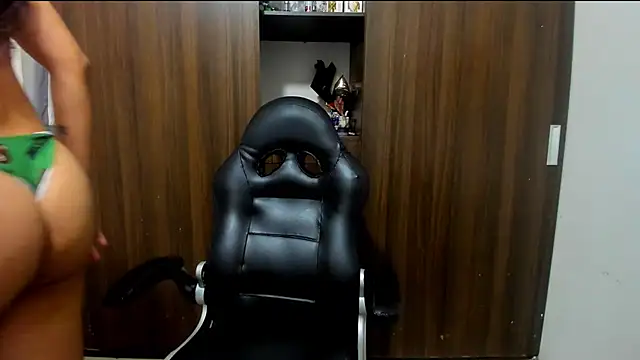 miss bigcockts online show from November 2025 09:08:01 PM