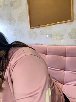 isabella horney  online show from February 2026 12:31:01 PM