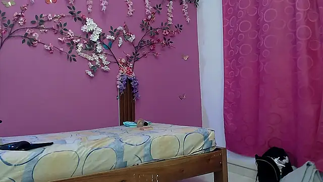 skinnybarbie022 online show from September 2025 01:05:02 AM