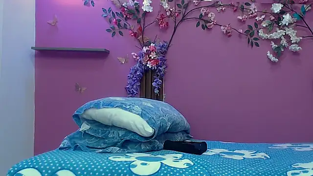 skinnybarbie022 online show from November 2025 01:22:01 AM