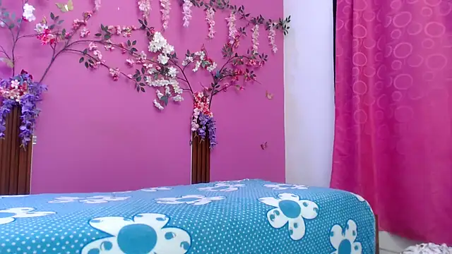 skinnybarbie022 online show from May 2026 12:19:01 AM