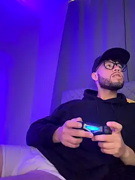 Snapshot of stalinhernandez chatting on November 2025 07:38:01 PM stalinhernandez online show from November 2025 07:38:01 PM