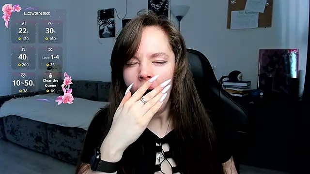 cute little ass online show from March 2026 05:04:01 AM