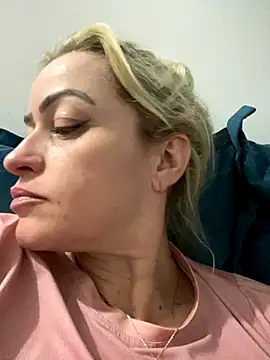 Alerquinasc online show from October 2025 03:45:01 AM