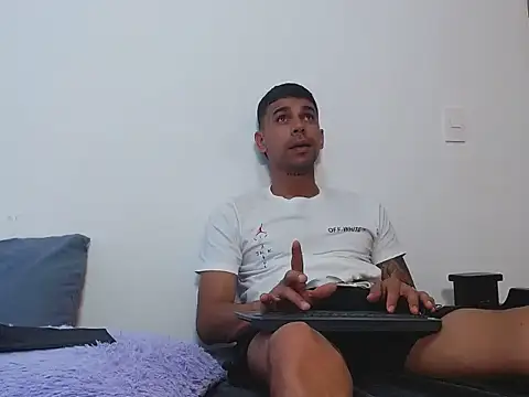 allanjones15 online show from September 2025 09:03:01 PM