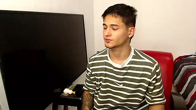 Alex mojica online show from February 2026 06:09:01 AM