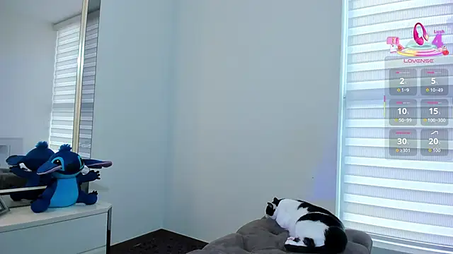 Michelle Ferrerr online show from September 2025 09:29:02 PM