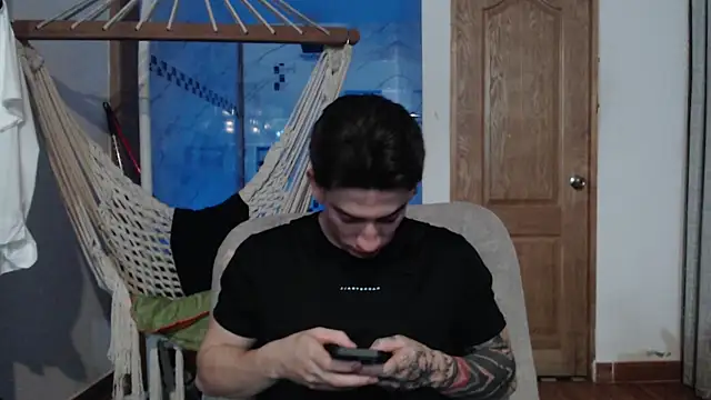 Snapshot of AteneoJr chatting on December 2025 04:31:02 AM AteneoJr online show from December 2025 04:31:02 AM