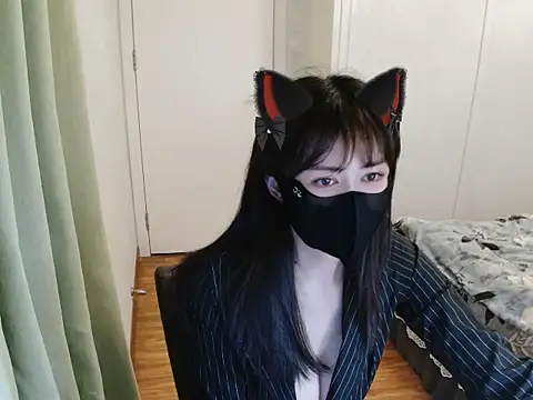 Winnie-01 online show from March 2026 02:17:02 AM