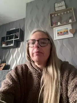 Snapshot of Anastasia-BlondeXX chatting on January 2026 10:43:01 AM Anastasia-BlondeXX online show from January 2026 10:43:01 AM