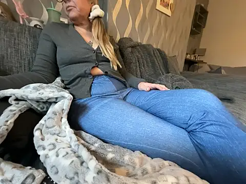 Snapshot of Anastasia-BlondeXX chatting on February 2026 09:03:02 AM Anastasia-BlondeXX online show from February 2026 09:03:02 AM